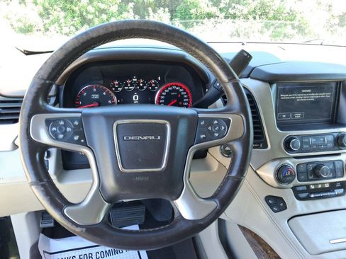 Used 2016 GMC Yukon XL Denali RWD image 27