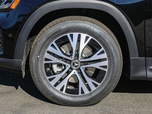 Used 2024 Mercedes-Benz GLB 250 4MATIC image 11