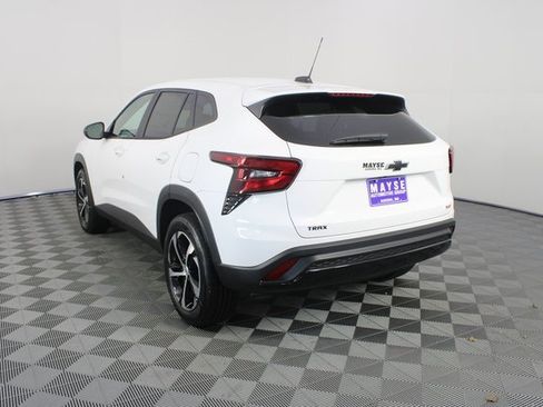 New 2026 Chevrolet Trax RS w/ Sunroof Package image 23