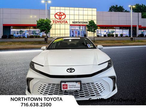 Used 2025 Toyota Camry XSE image 5