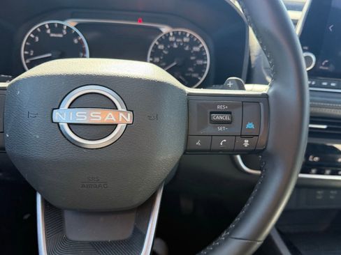 Certified 2025 Nissan Rogue SV FWD image 19