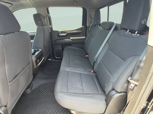 Used 2022 Chevrolet Silverado 1500 LT Trail Boss w/ Convenience Package II AWD/4WD image 15