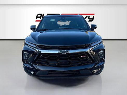 Used 2023 Chevrolet Blazer RS AWD/4WD image 2