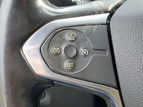 Used 2018 Chevrolet Traverse LT image 19