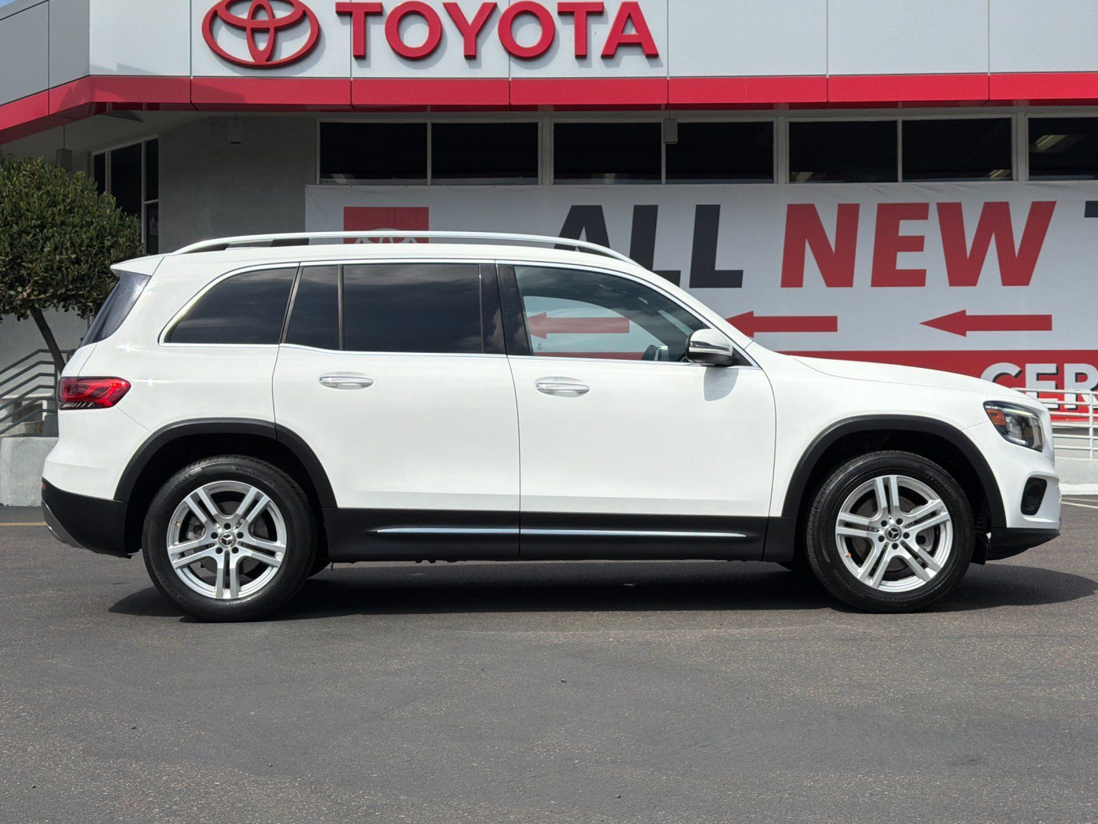 Used 2020 Mercedes-Benz GLB 250 image 6