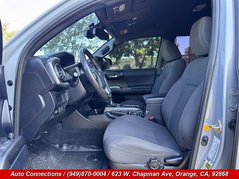 Used 2019 Toyota Tacoma TRD Sport w/ Technology Package RWD image 6