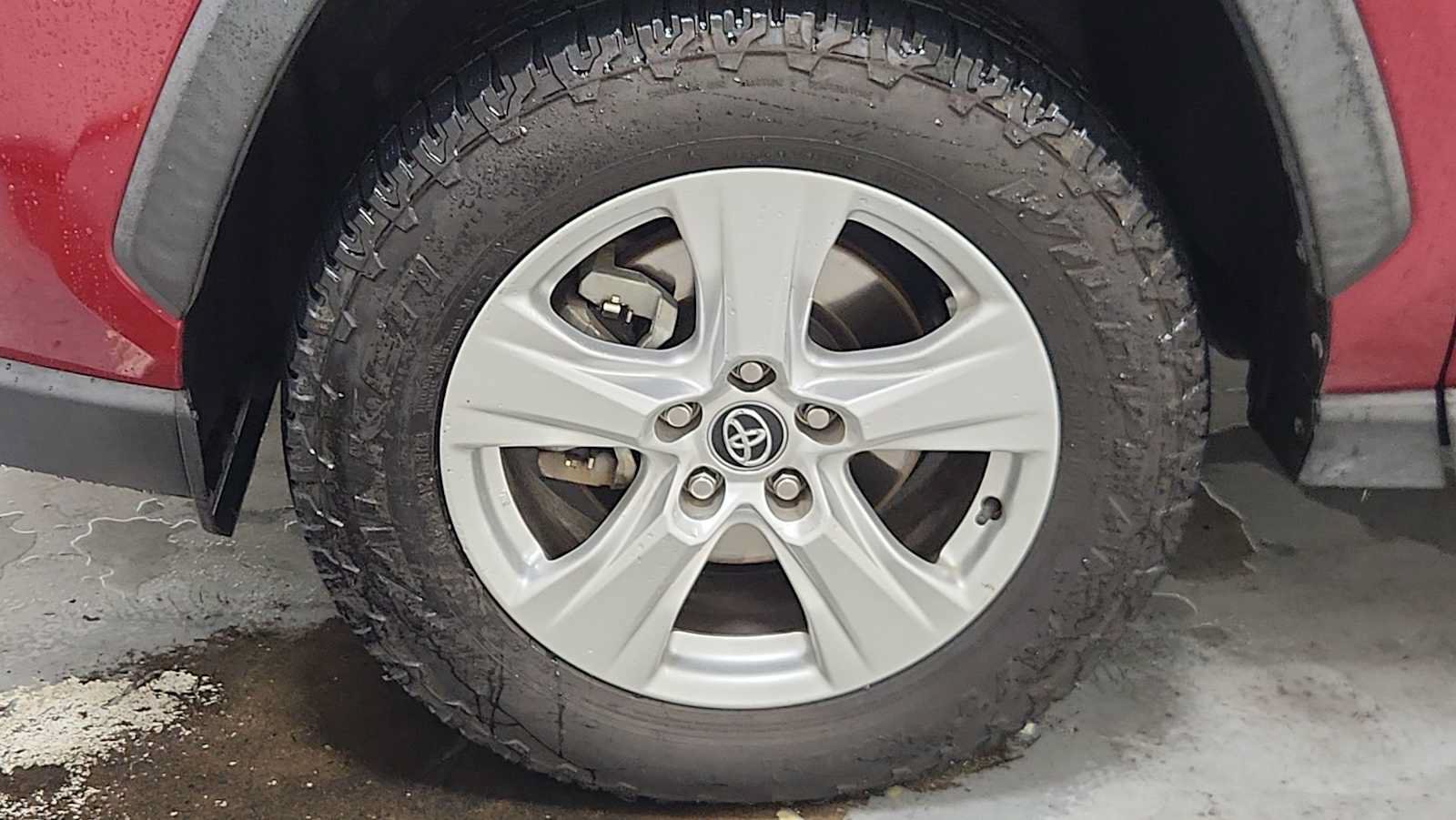 Certified 2020 Toyota RAV4 XLE w/ Carpet Mat Package AWD/4WD image 10