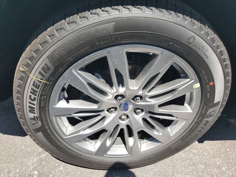 New 2026 Ford Explorer Platinum image 8