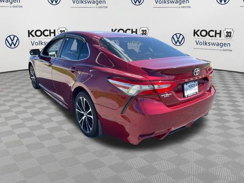Used 2018 Toyota Camry SE FWD image 6