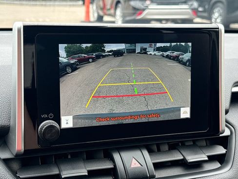 Used 2025 Toyota RAV4 LE AWD/4WD image 24