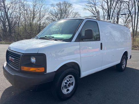 Used 2015 GMC Savana 2500 image 1