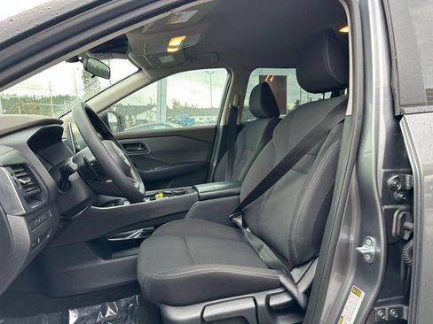 Used 2023 Nissan Rogue S image 10