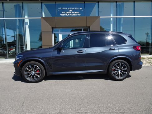 Used 2022 BMW X5 xDrive40i w/ M Sport Package AWD/4WD image 2