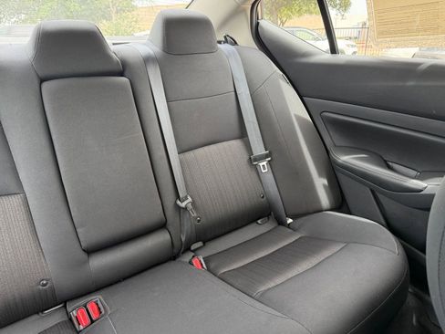 Used 2025 Nissan Altima 2.5 SV FWD image 37