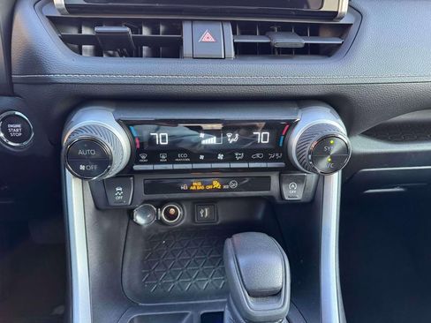 Used 2024 Toyota RAV4 XLE FWD image 31