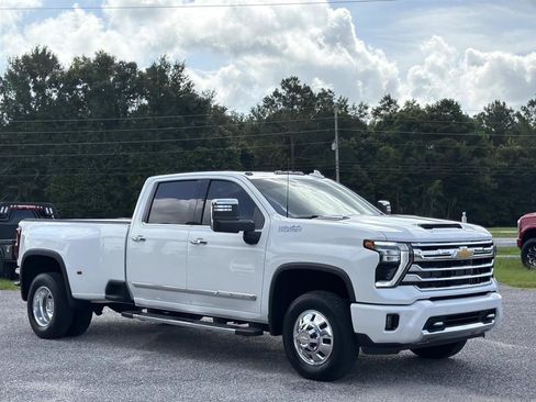 Used 2024 Chevrolet Silverado 3500 High Country w/ High Country Premium Package AWD/4WD image 8