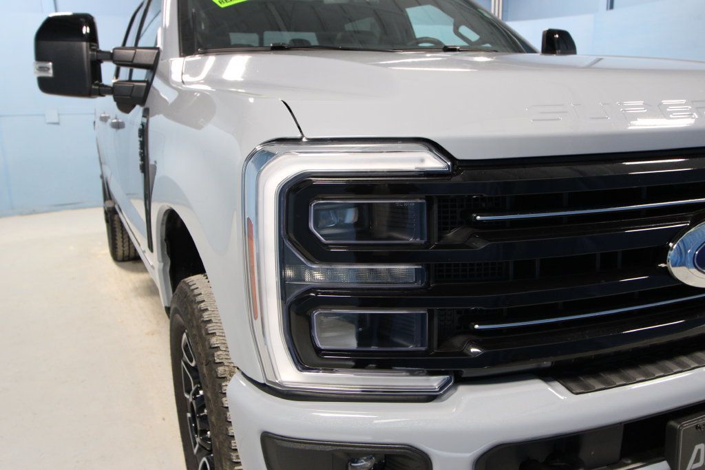 Used 2025 Ford F350 Platinum AWD/4WD image 38
