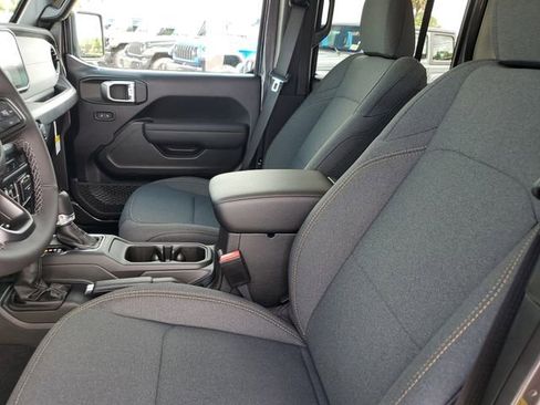 New 2026 Jeep Gladiator Sport AWD/4WD image 12