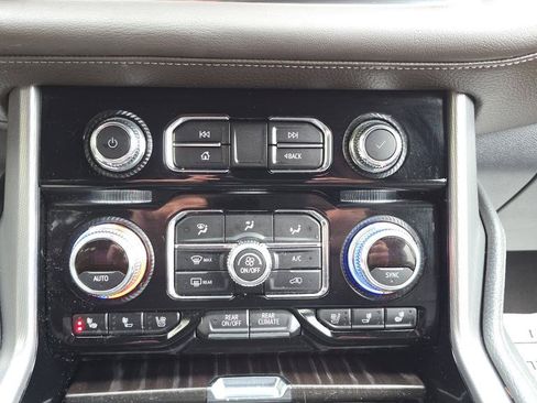 Used 2022 GMC Yukon XL Denali AWD/4WD image 20