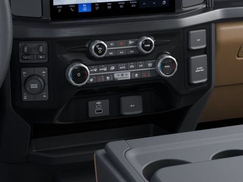 New 2026 Ford F350 Lariat w/ Black Appearance Package AWD/4WD image 15