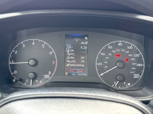 Used 2025 Toyota Corolla LE FWD image 18