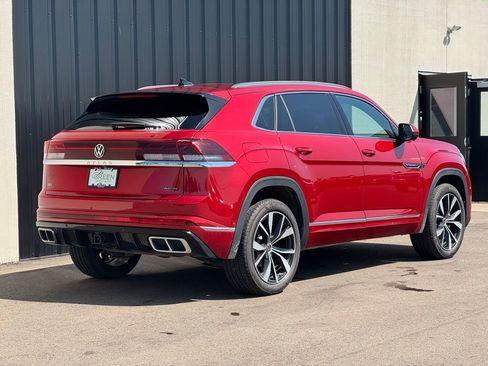 Used 2025 Volkswagen Atlas Cross Sport SEL Premium R-Line image 4