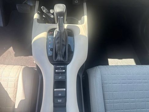 Used 2024 Honda HR-V LX image 18