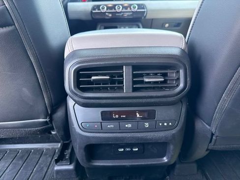 Used 2025 Honda Pilot Touring image 19