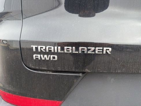 Used 2025 Chevrolet TrailBlazer LT AWD/4WD image 10