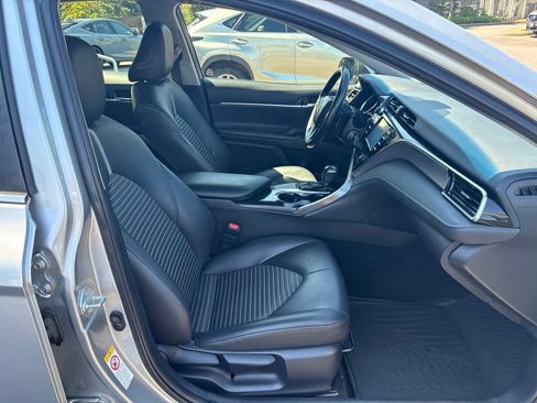 Used 2018 Toyota Camry SE FWD image 20