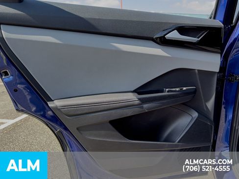 Used 2024 Volkswagen Taos S image 11