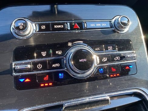 Used 2023 Lincoln Nautilus Reserve w/ Monochromatic Package image 34