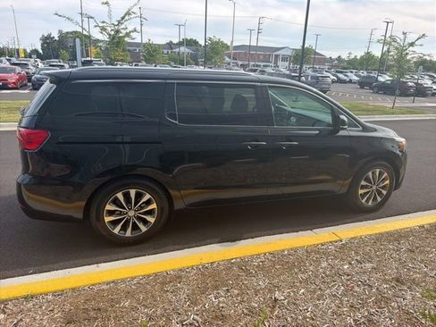 Used 2016 Kia Sedona SX FWD image 14