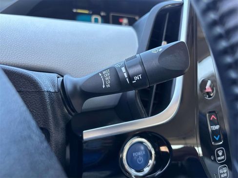 Used 2020 Toyota Prius Prime XLE image 31