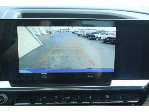 Used 2025 Chevrolet Silverado 1500 LT AWD/4WD image 25