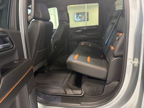Used 2024 GMC Sierra 2500 AT4 image 20