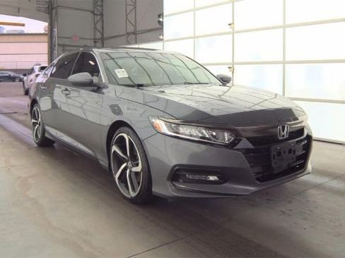 Used 2019 Honda Accord Sport image 2