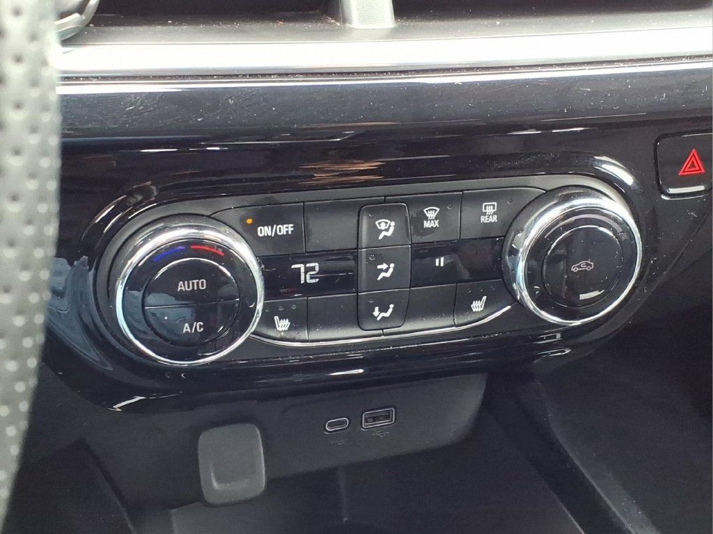 Used 2024 Chevrolet Trax RS w/ Driver Confidence Package FWD image 24