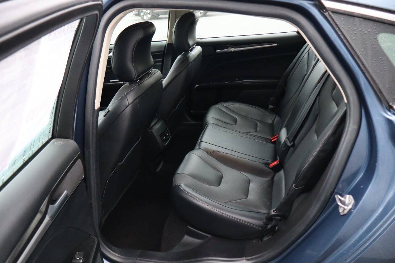 Used 2019 Ford Fusion Energi Titanium FWD image 5