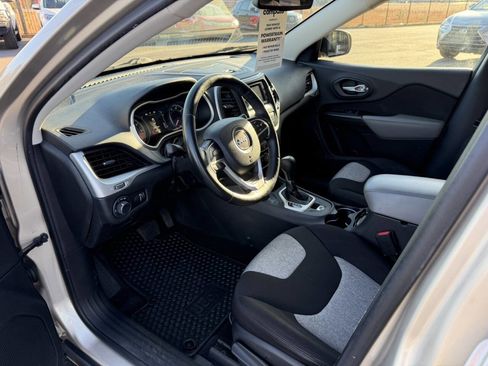 Used 2014 Jeep Cherokee Sport w/ Cold Weather Group AWD/4WD image 20