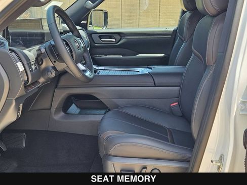 New 2026 Nissan Armada SL w/ Captain's Chari Seat Package AWD/4WD image 11