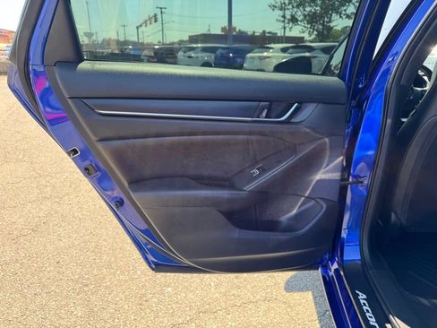 Used 2021 Honda Accord Sport image 12