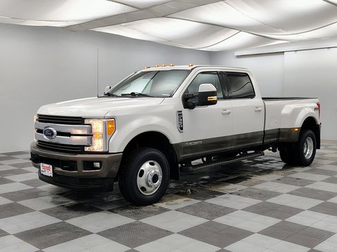 Used 2017 Ford F350 King Ranch w/ FX4 Off-Road Package image 7