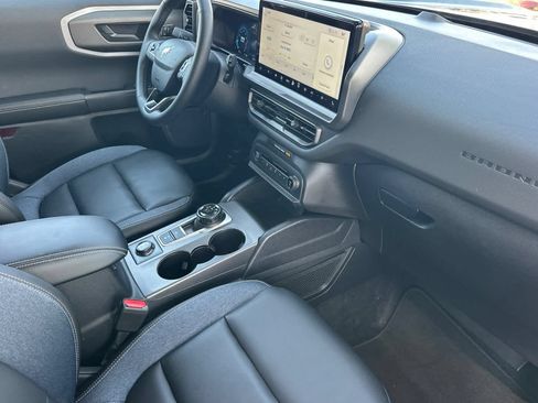 Used 2025 Ford Bronco Sport Outer Banks AWD/4WD image 16