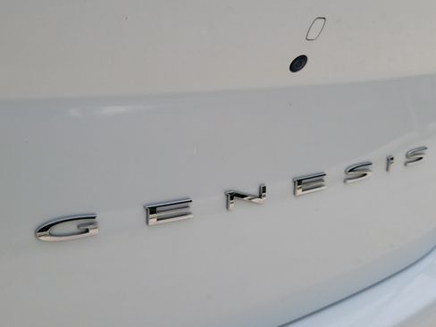 Used 2025 Genesis G70 2.5T AWD/4WD image 8