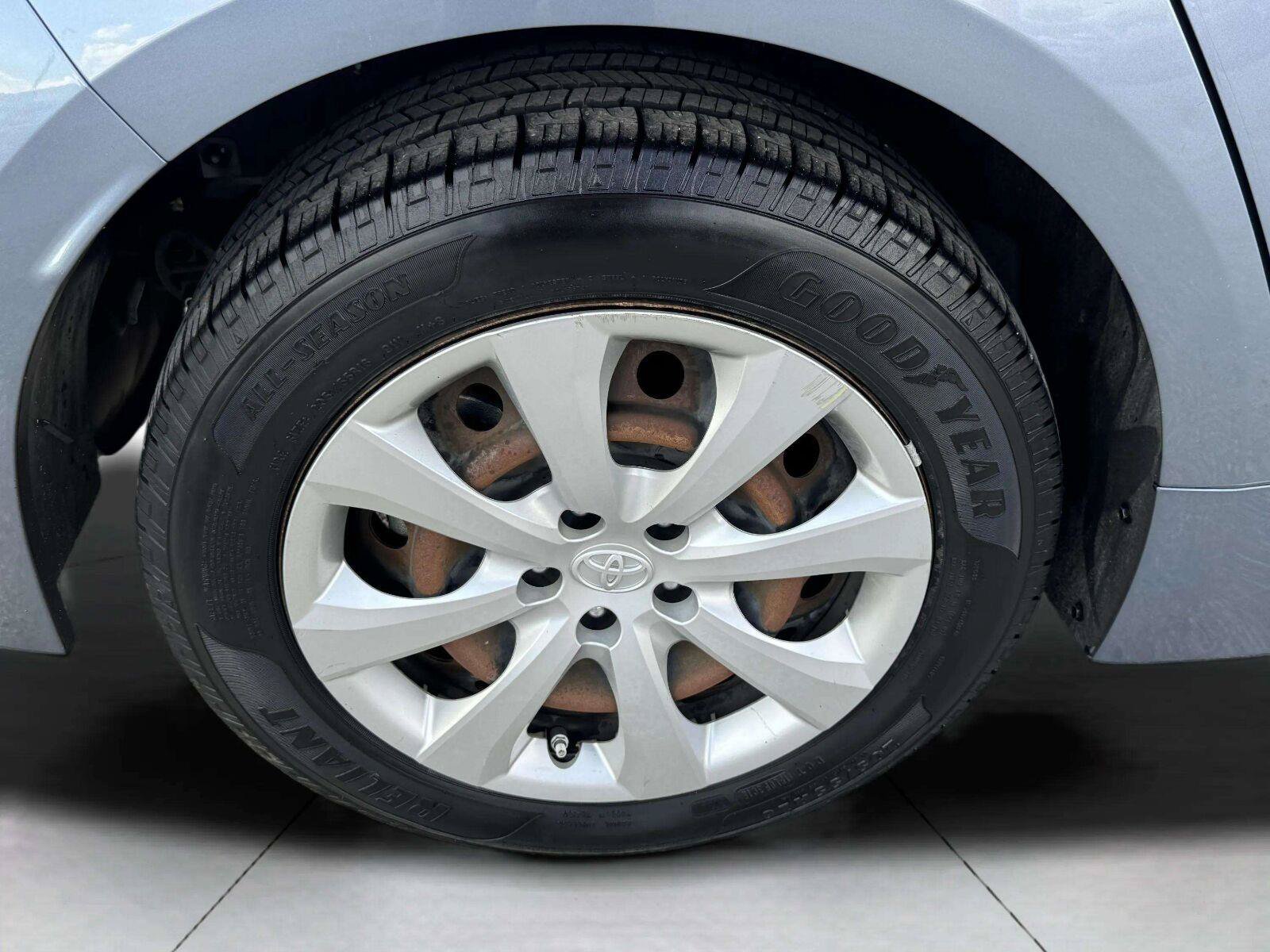 Used 2020 Toyota Corolla LE FWD image 49