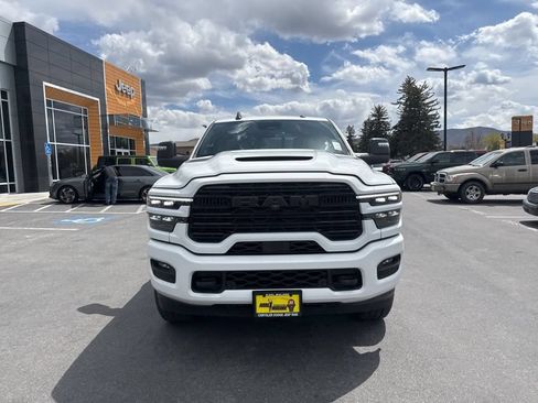New 2026 RAM 2500 Laramie AWD/4WD image 2