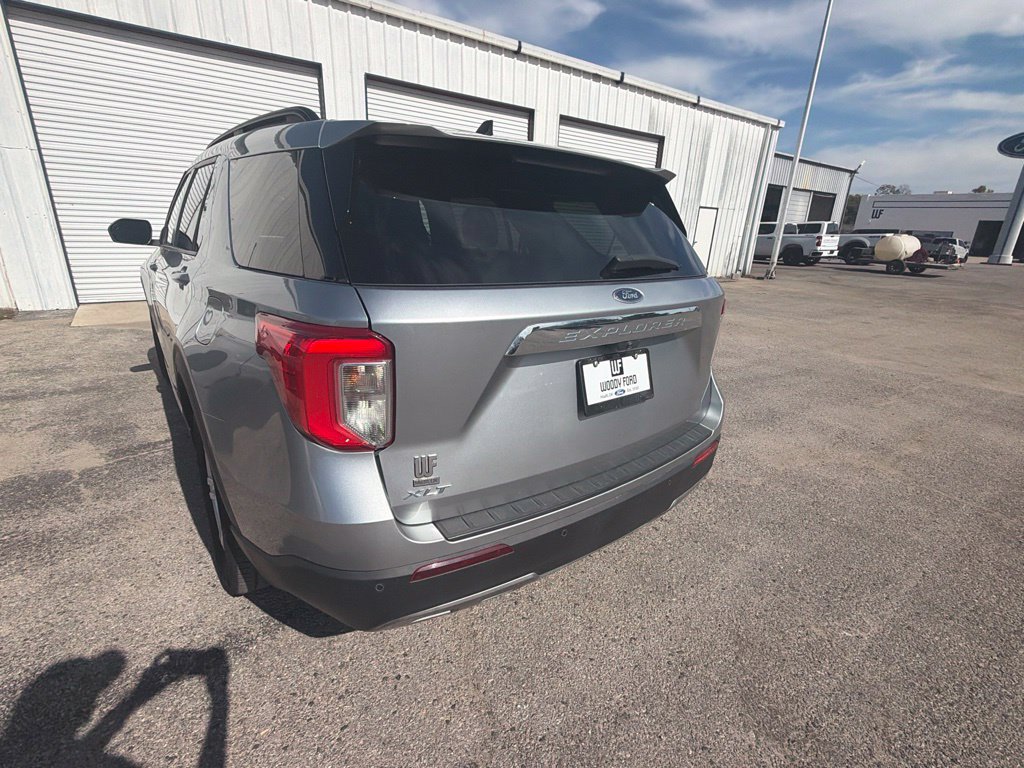 Used 2024 Ford Explorer XLT w/ Equipment Group 202A RWD image 3