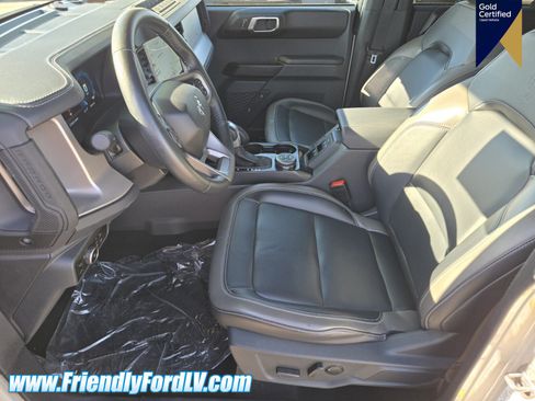 Certified 2025 Ford Bronco Outer Banks w/ Sasquatch Package AWD/4WD image 10
