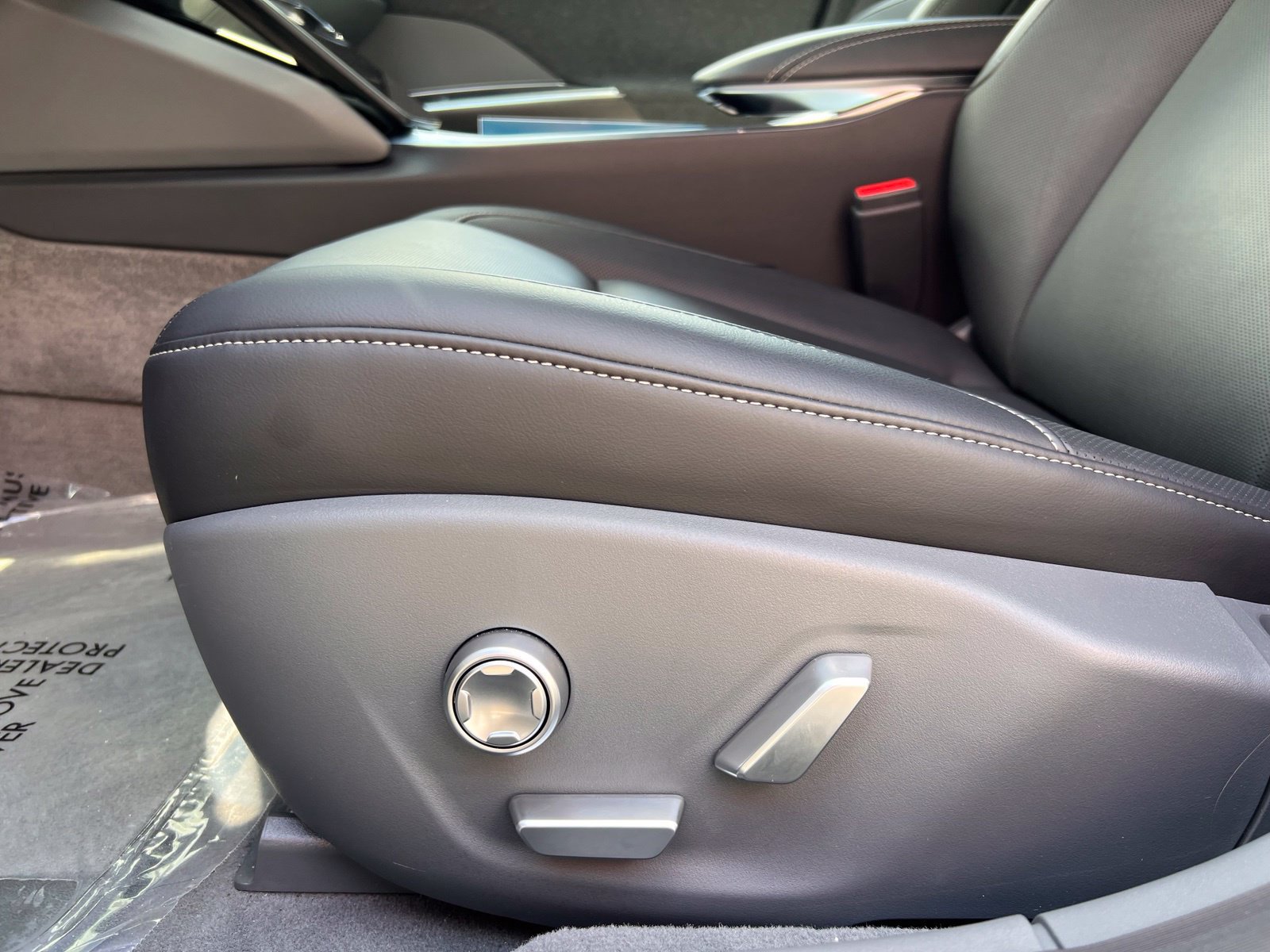 Used 2024 Lucid Air Touring AWD/4WD image 29